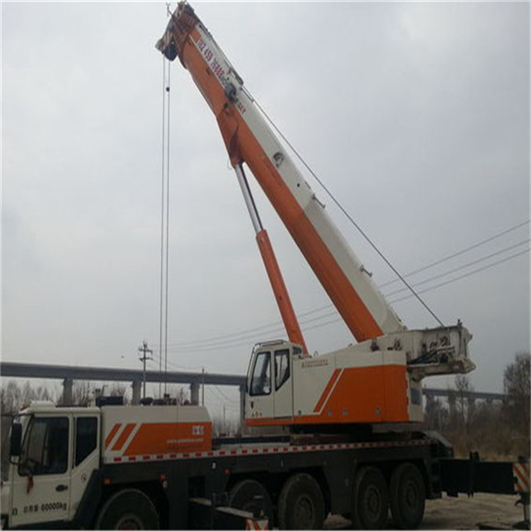 东城吊车租赁如何选？吊大货车作业流程、价格因素全解析